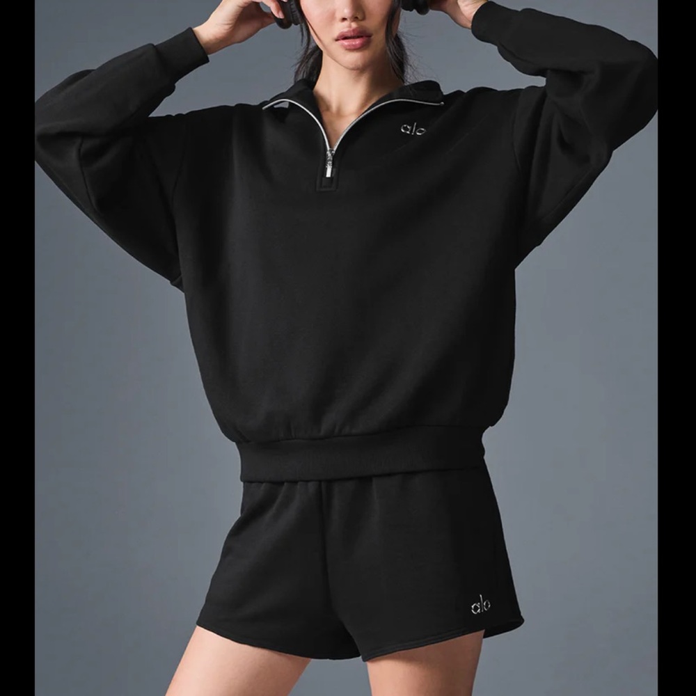 Alo Accolade quarter zip & shorts set